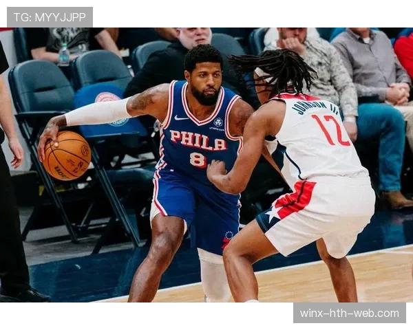 保罗·乔治家的冰箱里塞满蛋白粉，连瓶可乐都找不到